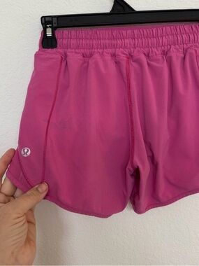 Lululemon Hotty Hot Shorts size 0 pink, flawed